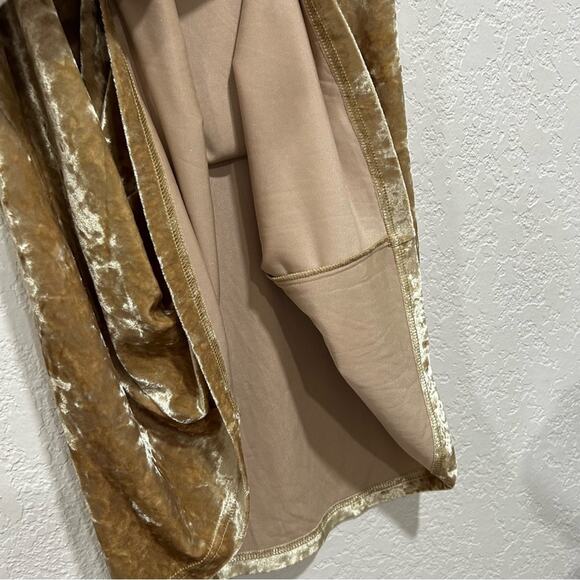 Mink pink Disney Gold Crushed Velvet Beauty + The Beast Mini Dress womens size M - Picture 9 of 10